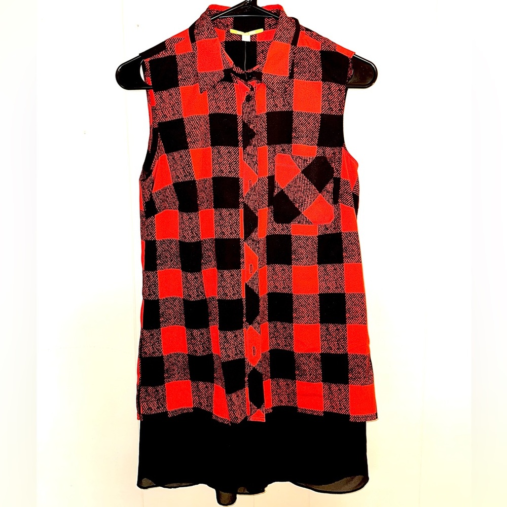 Sleeveless Plaid Blouse